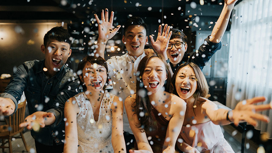 friends celebrating; the image used for HSBC Premier gift reward