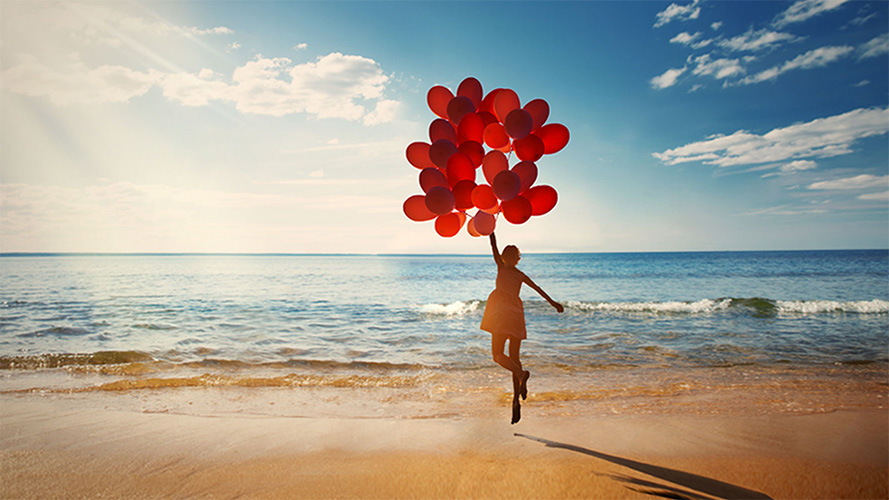 A man hands balloon ; Image is used for HSBC GBA Wealth Connect