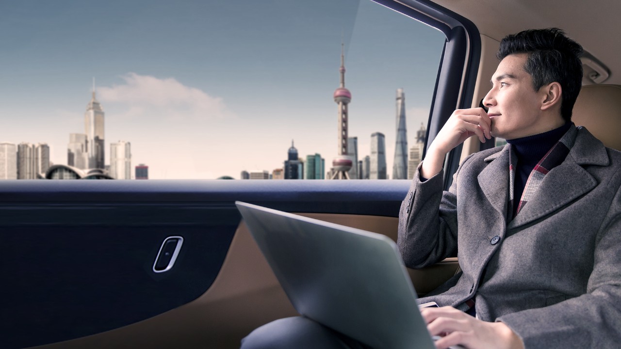 a man ; Image is used for Get 1000 RMB Rewards