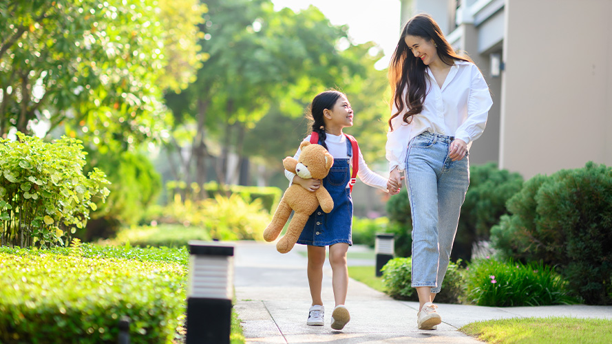 了解更多“不同生命周期如何进行财富管理”；图片用家庭长期财管理的重要性